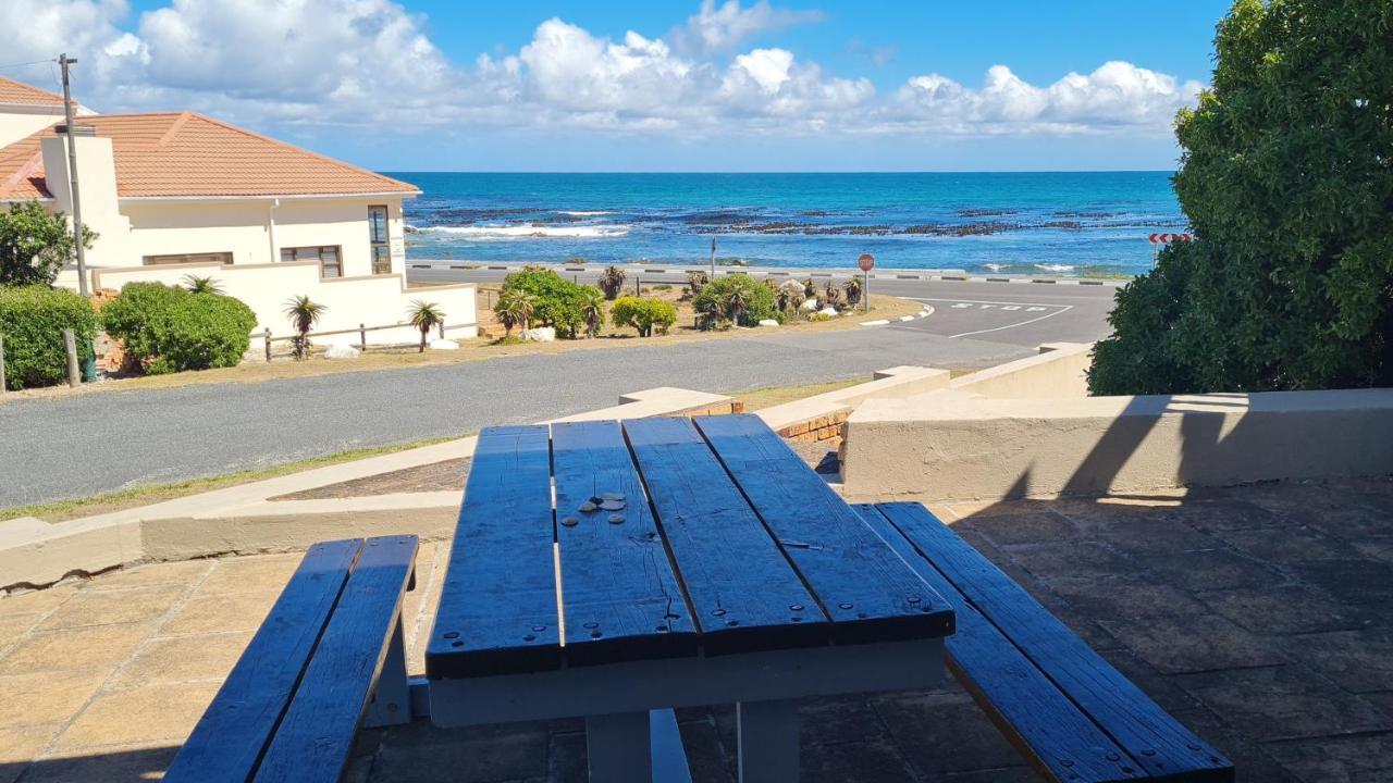 Walkerbay Accommodation Гансбаи Екстериор снимка